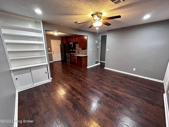 2nd image of 2833 Elam Ct