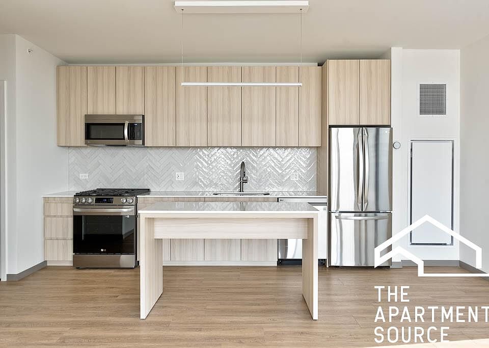 1st image of 514 S Damen Ave #1001