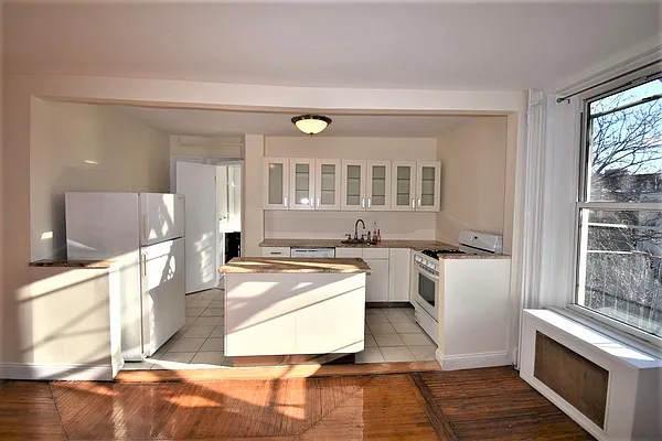 Rented by Compass | media 12