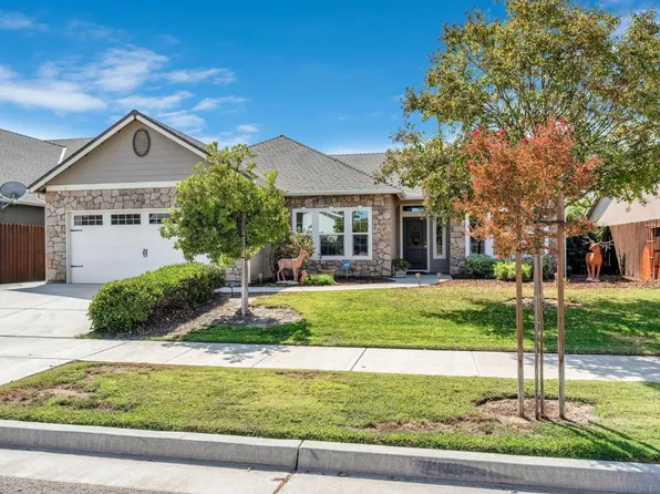 1865 W Hopkins Dr, Hanford, CA 93230