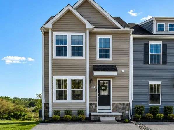 239 Homestead Dr, Hanover, PA 17331