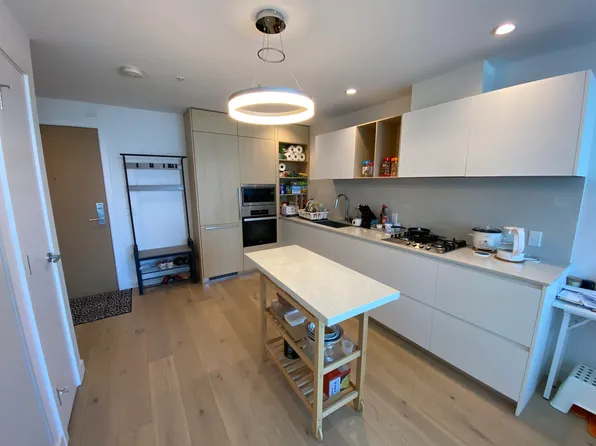 6000 McKay Ave #3203, Burnaby, BC V5H 0K2