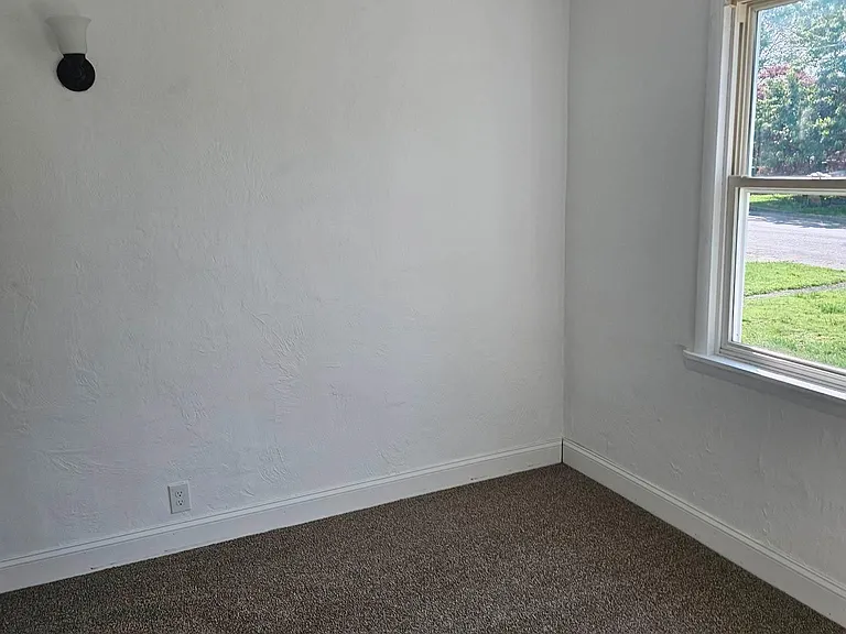 13 Defense St — Photo 5