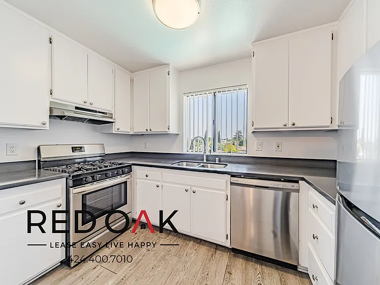 8614 Woodley Ave #315 — Photo 10