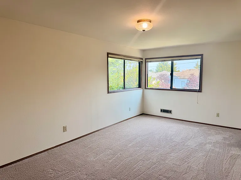 9407 Linden Ave N #A — Photo 18