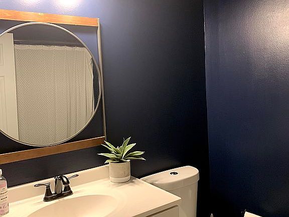 Upstairs bathroom 