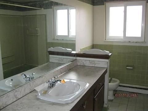 3rd image of 1398 Hira St