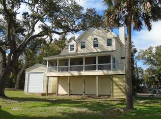 85 Bay Ave, Apalachicola, FL 32320