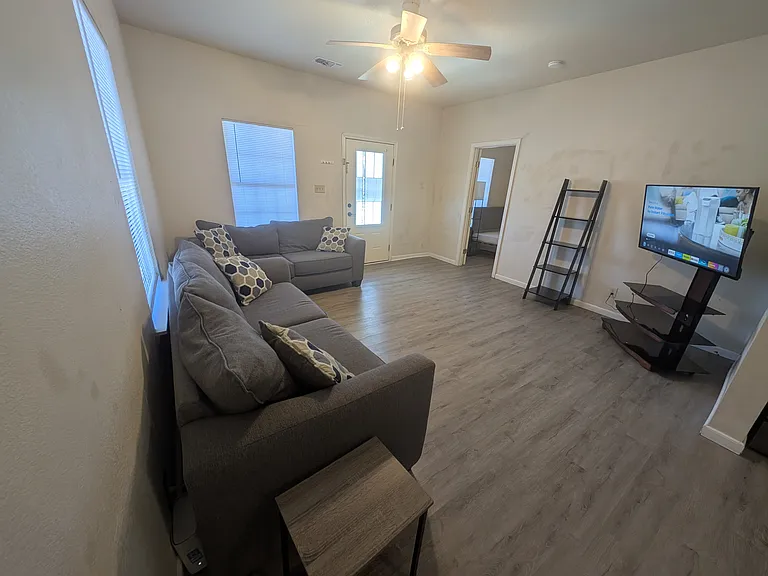 1335 Jewett St #1 — Photo 11