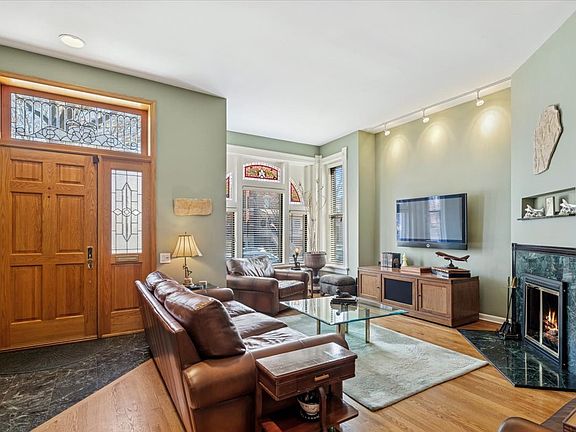 2nd image of 808 S Bishop St