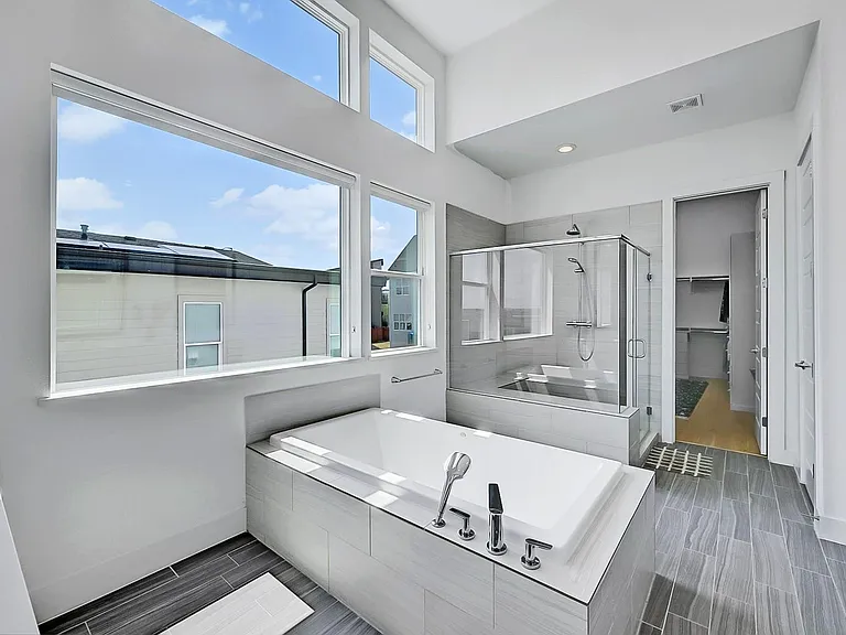 7329 Cordoba Dr — Photo 18