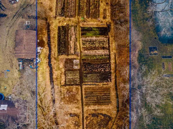 43800 Willow Rd, Belleville, MI 48111