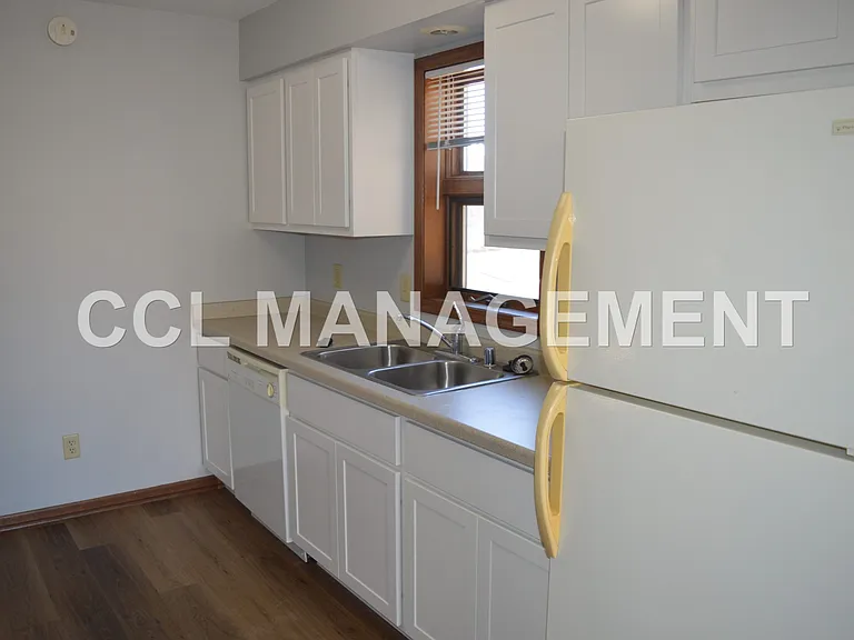 1237 Sunfield St #3 — Photo 5
