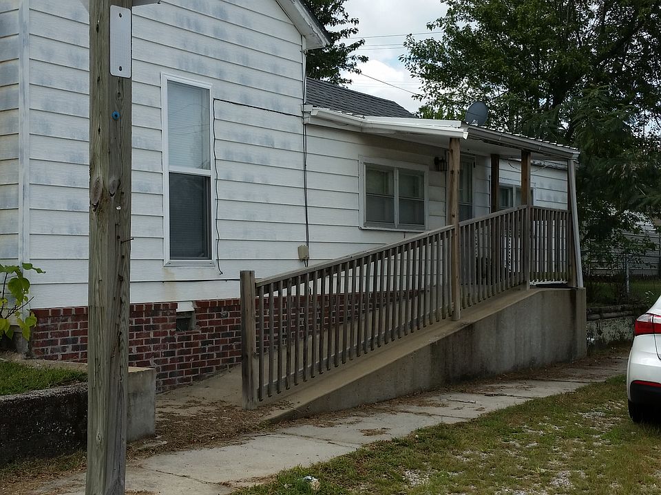 2nd image of 1000 S Main St