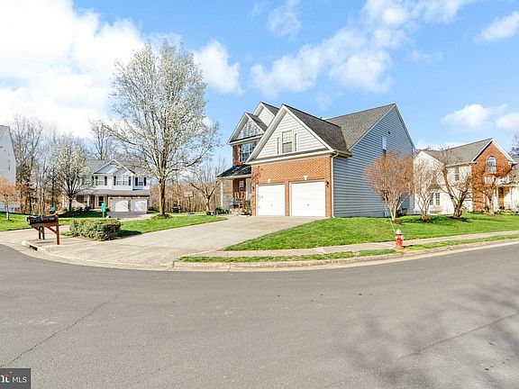 2nd image of 3738 Freehill Ln