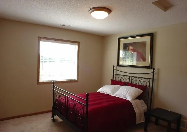 2 bed, 988 sqft, $1,300 — Photo 3