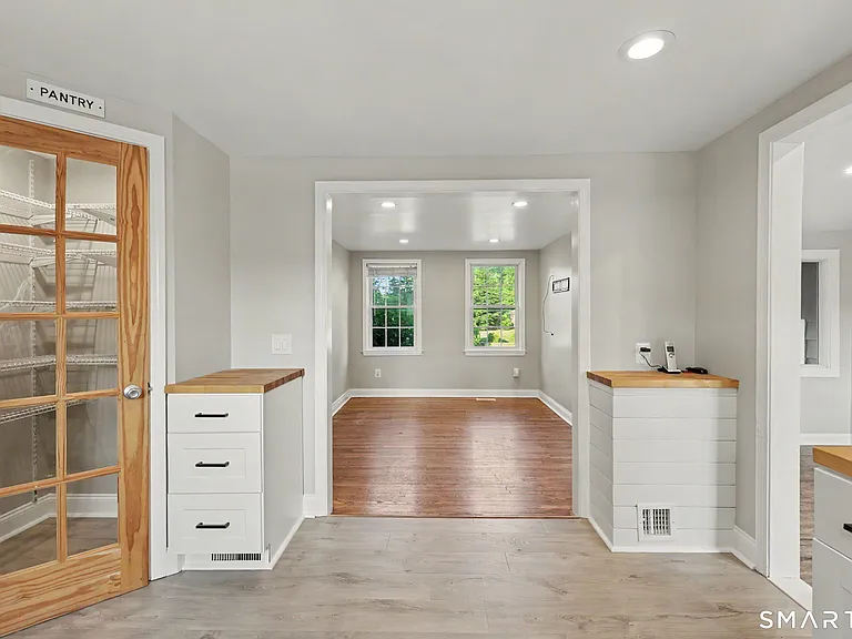142 N Taylor Ave — Photo 10