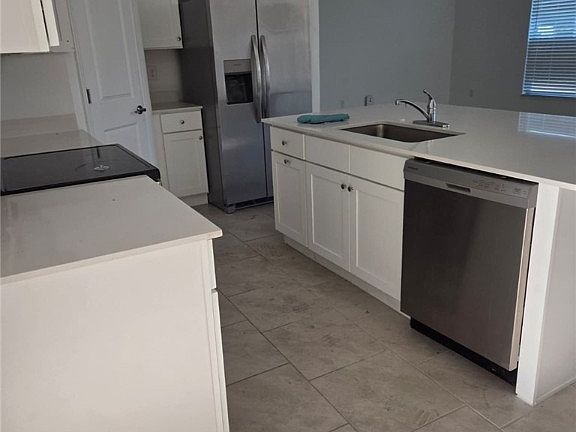5th image of 4125 NE 15th Pl