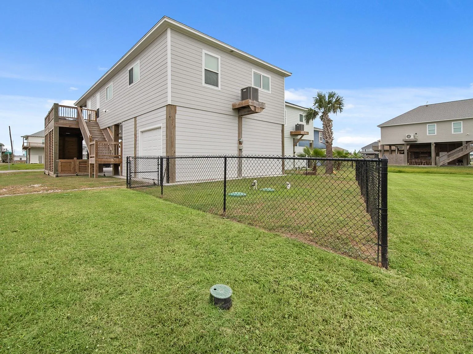 4 bed, 3.0 bath, 1566 sqft, $3,000 — Photo 2