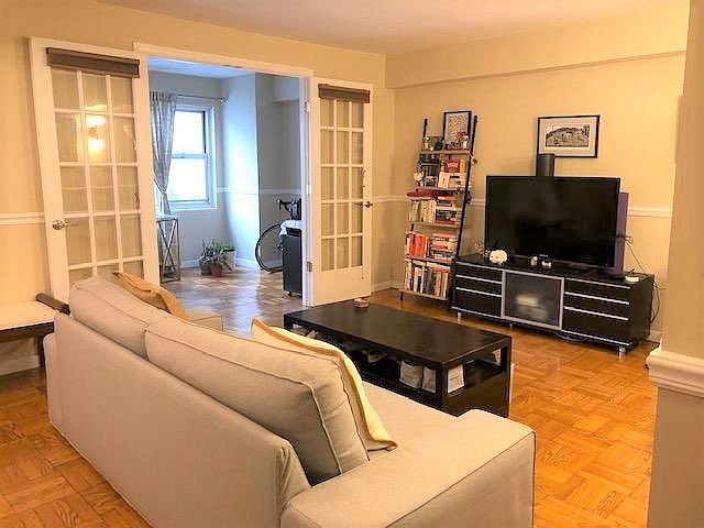 1st image of 100 W 57th St APT 10R