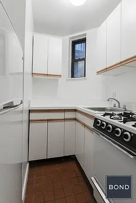 Rented by Bond New York | media 19