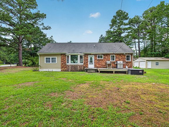 2nd image of 2820 Willow Ct