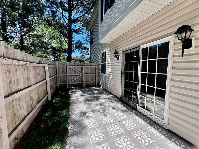4581 Duffy Dr — Photo 22