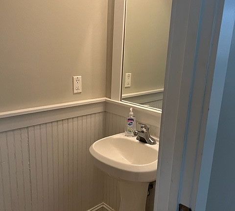 4th image of 1035 Barnett Shoals Road #458