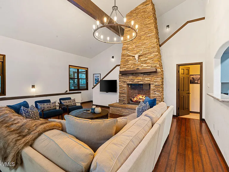 4501 Spruce Way #B — Photo 8