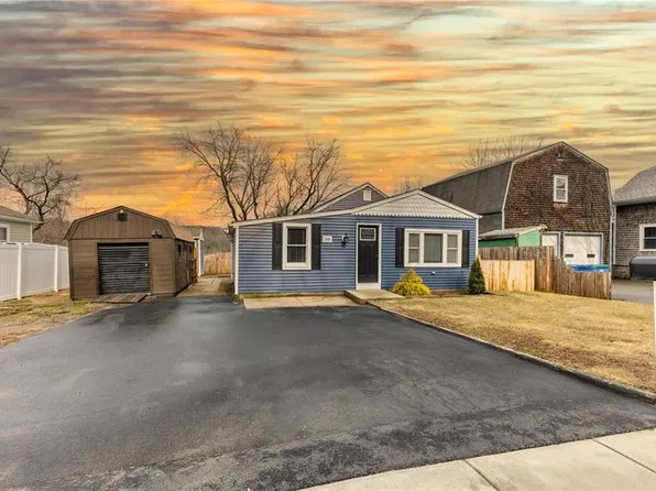 285 Railroad St, Lincoln, RI 02838