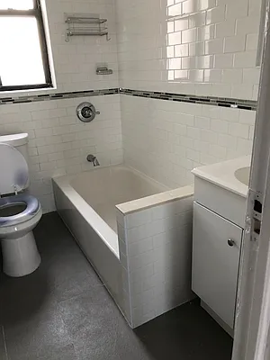 Rented by Alexiou Realty | media 2