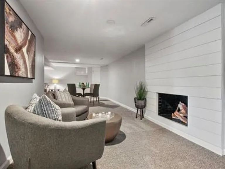 1704 NE 68th Pl — Photo 8