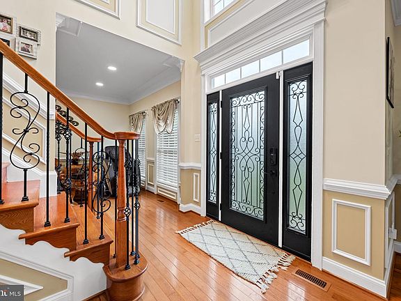 5th image of 412 Calla Ct