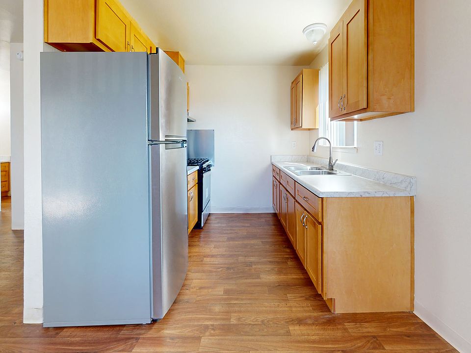 1st image of 1044 John St #83