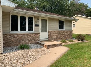 819 Smits St, De Pere, WI 54115