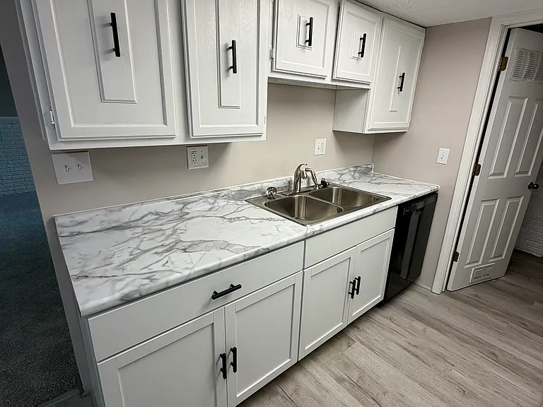 1204 Ada St — Photo 6