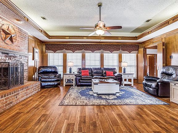 2nd image of 2829 Colleen Dr
