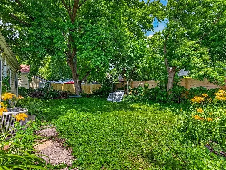 145 Rodney Ct — Photo 15