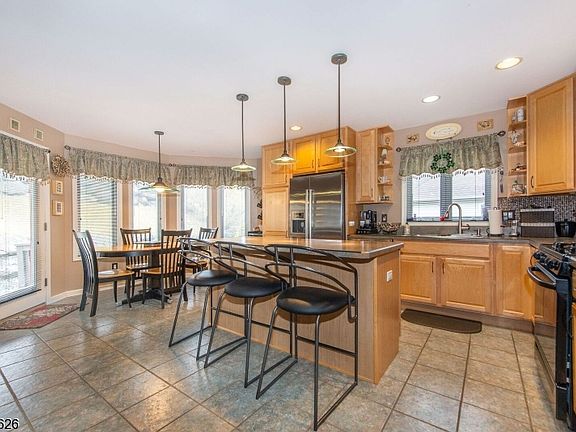 4th image of 13 Cypress Ln