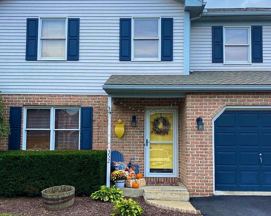 1st image of 352 Saddlebrook Dr