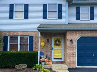 352 Saddlebrook Dr, Wernersville, PA 19565