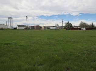 922 Marias Ave, Valier, MT 59486