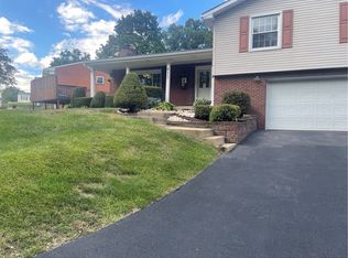 615 Vance Dr, New Kensington, PA 15068