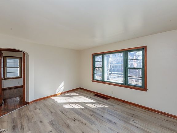 5th image of 114 Beck Ave