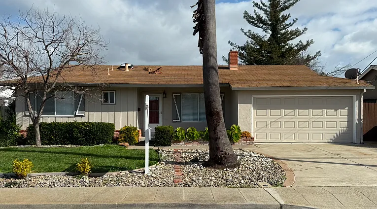 7547 Burnham Way — Photo 1