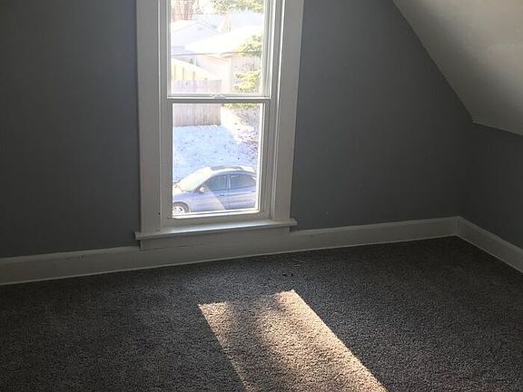 4th image of 2318 E High St
