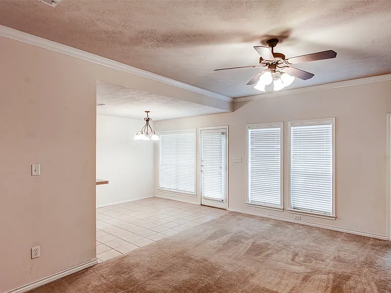 113 Karten Ln — Photo 4