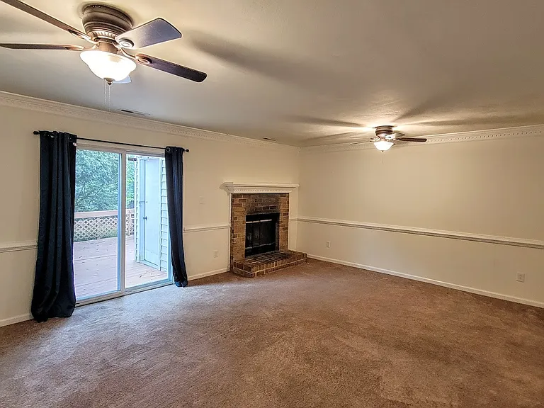 4621 Merrimac Ln — Photo 8