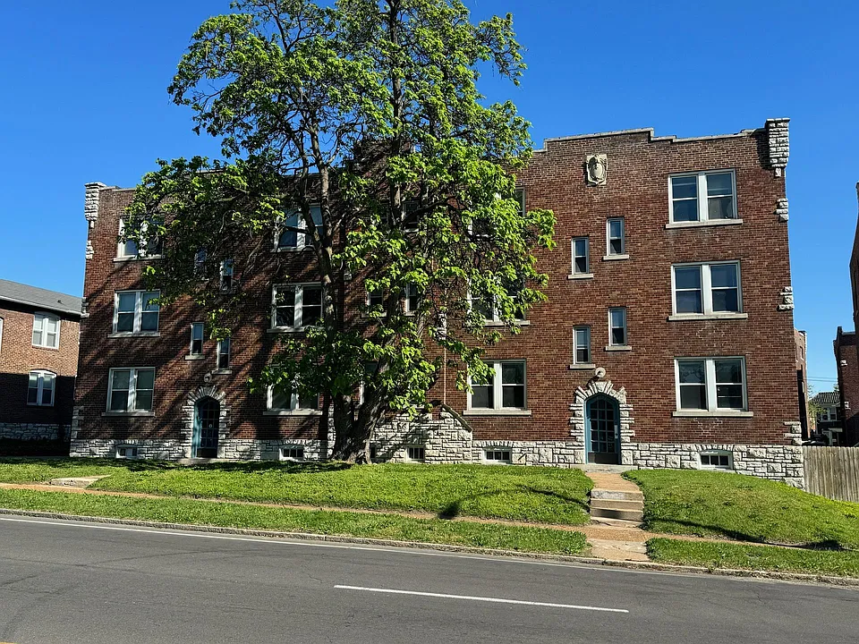Lindenwood & Chippewa Apartments