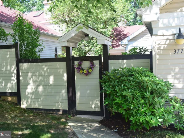 377 Oakwood Ave, State College, PA 16803